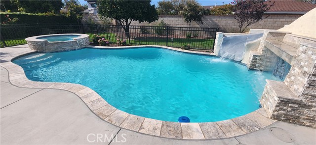 1429 W Beverly Drive, Anaheim CA: https://media.crmls.org/medias/e4b263c4-cff9-40f6-ac21-75474ff0f452.jpg