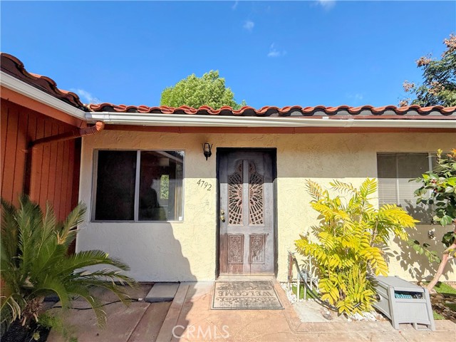 Detail Gallery Image 2 of 36 For 4792 Beaumont, La Mesa,  CA 91941 - 3 Beds | 3 Baths