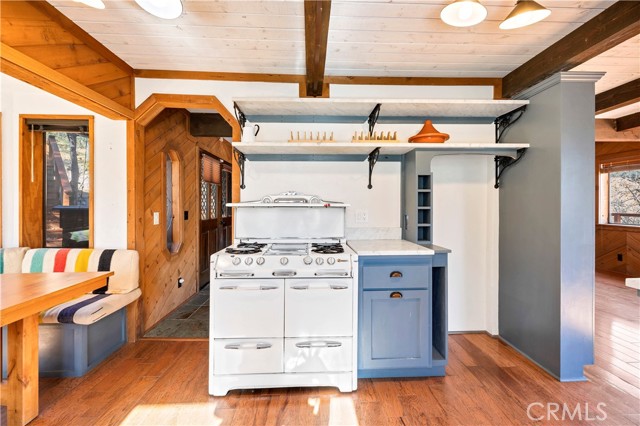 Detail Gallery Image 15 of 47 For 24863 Ponderosa, Idyllwild,  CA 92549 - 3 Beds | 2/1 Baths