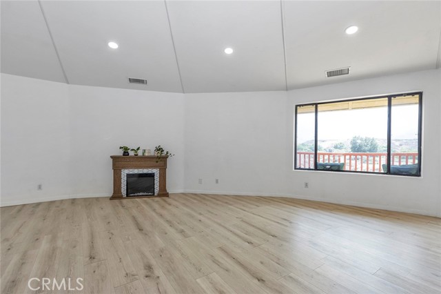 11101 Spanish Hills Dr, Corona CA: https://media.crmls.org/medias/e4b3a8e5-3aff-4f6b-a8bb-c3e7e7deeec7.jpg