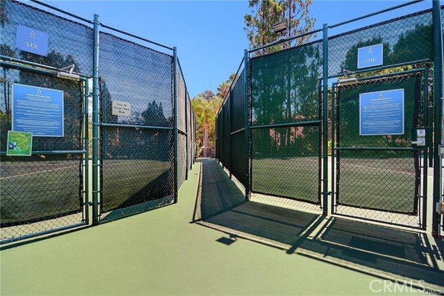 5515 Canoga Avenue, Woodland Hills CA: https://media.crmls.org/medias/e4b3b266-e6ae-426e-93f0-aec8fa598c8f.jpg