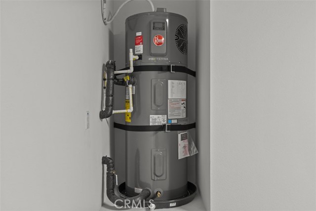 27354 Dunite Drive, Perris CA: https://media.crmls.org/medias/e4b49988-cc35-4fe4-b9d3-1e23ce1ac60e.jpg