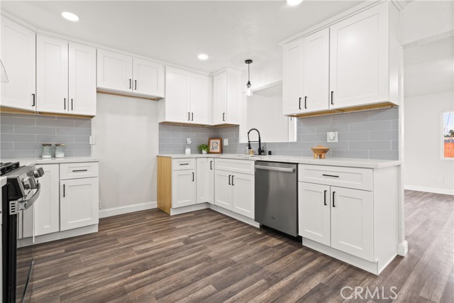 Image 10 of 33 For 17624 Mackay Avenue