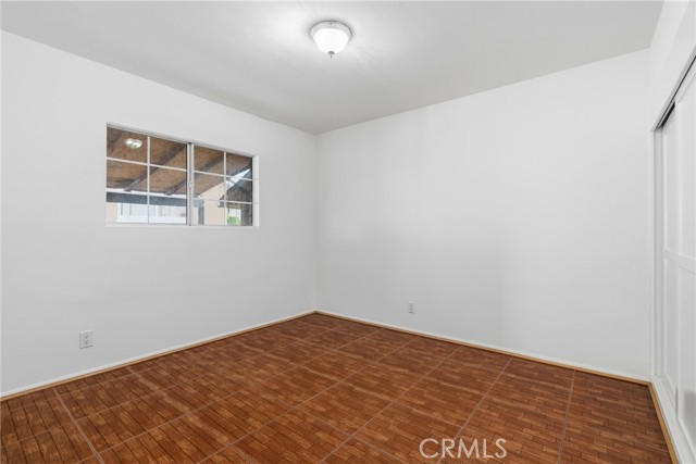 665 Hennipen, Pomona CA: https://media.crmls.org/medias/e4b653e1-ce50-4c55-89f7-742dfea160f4.jpg