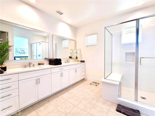 Detail Gallery Image 17 of 33 For 84657 Litorale Ct, Indio,  CA 92203 - 5 Beds | 4/1 Baths