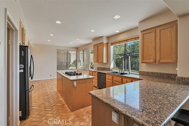 Detail Gallery Image 17 of 46 For 14218 Yellowstone Ln, Canyon Country,  CA 91387 - 6 Beds | 4 Baths