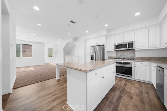 7356 Luminaire Place, Rancho Cucamonga CA: https://media.crmls.org/medias/e4b7975b-ba52-4f2b-83cf-fe0a2ed14c05.jpg