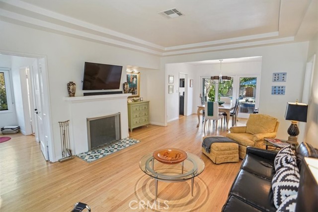 Detail Gallery Image 7 of 22 For 342 S California St, Burbank,  CA 91505 - 3 Beds | 2 Baths