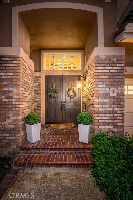 6 Las Plumas, Rancho Santa Margarita CA: https://media.crmls.org/medias/e4b8c588-bfb5-4559-820b-586a07a6cedc.jpg