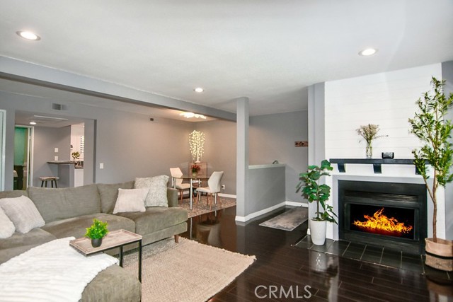 Detail Gallery Image 9 of 45 For 16551 Grunion Lane #204,  Huntington Beach,  CA 92649 - 2 Beds | 2 Baths