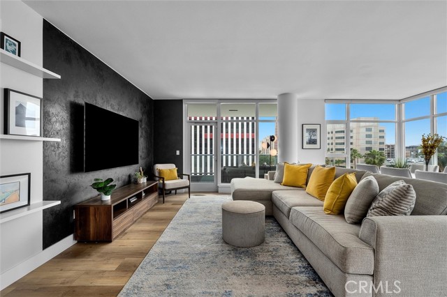 400 W Ocean Boulevard, Long Beach CA: https://media.crmls.org/medias/e4b92286-67d1-4bd6-9811-dd9b82b7f227.jpg
