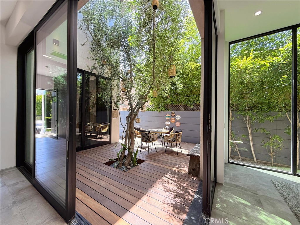 415 N Martel Avenue