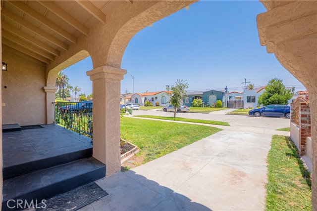 6617 Haas Avenue, Los Angeles CA: https://media.crmls.org/medias/e4ba04eb-11dd-483f-9658-cc3edd8d5ffa.jpg
