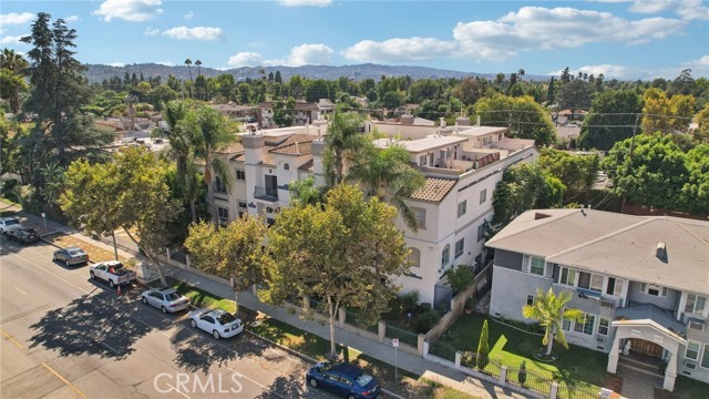 5635 Woodman Avenue, Van Nuys CA: https://media.crmls.org/medias/e4ba1327-fe0b-4dfa-ae05-a4c43204a084.jpg
