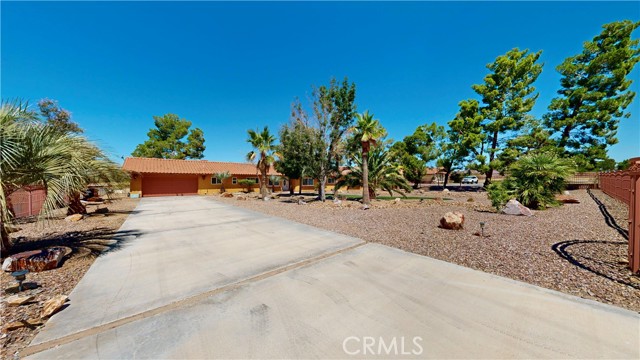 15460 Mandan Road, Apple Valley CA: https://media.crmls.org/medias/e4bb84c7-7273-4061-b9f8-0f0186013749.jpg