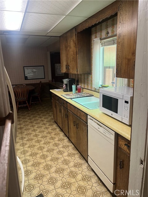 Detail Gallery Image 6 of 18 For 18173 Mccauley, Fontana,  CA 92335 - 4 Beds | 2 Baths