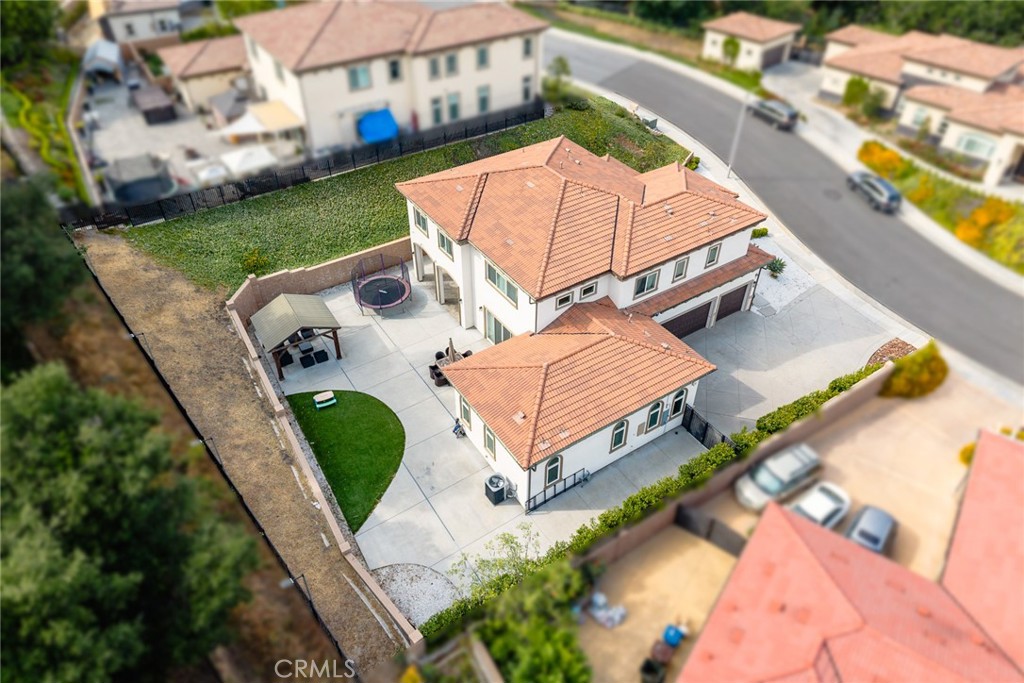 https://media.crmls.org/medias/e4bc6a15-6bdb-4642-aeb6-9f236ae97791.jpg?preset=X-Large