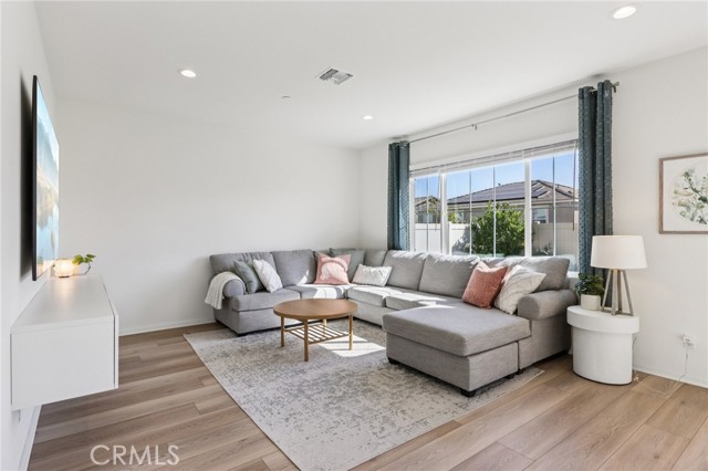 Detail Gallery Image 3 of 24 For 9650 Adora Ter, Riverside,  CA 92508 - 4 Beds | 3 Baths