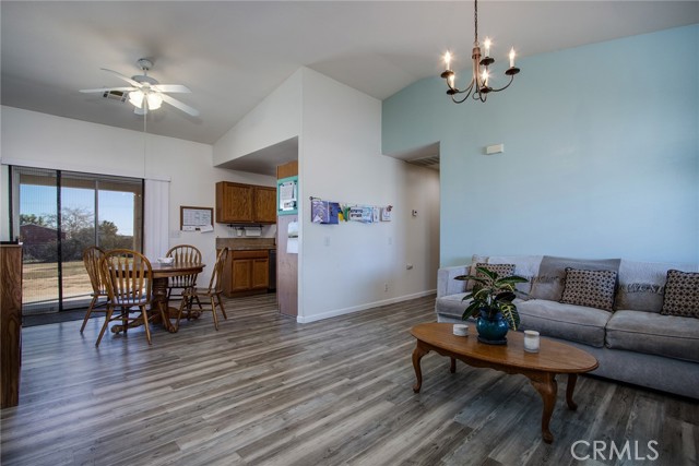 Detail Gallery Image 6 of 27 For 3619 Lexington, Yucca Valley,  CA 92284 - 3 Beds | 2 Baths