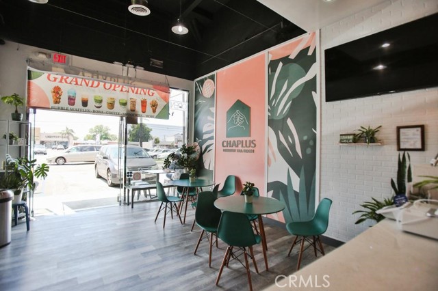 0, Orange CA: https://media.crmls.org/medias/e4bd9f75-8974-4b8a-bc15-84a04d7121e9.jpg