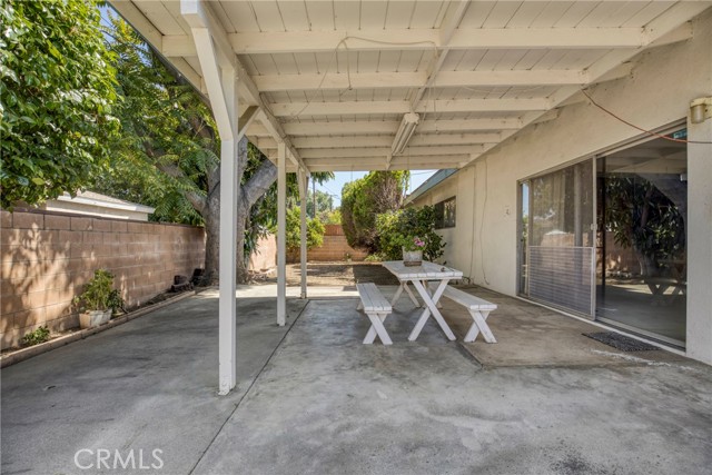 8834 Gerald Avenue, North Hills CA: https://media.crmls.org/medias/e4bdbe4f-366b-4656-b594-3513c7295312.jpg