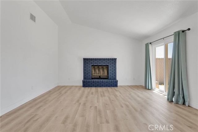 Detail Gallery Image 7 of 47 For 15505 via Cartagena St, Hesperia,  CA 92345 - 3 Beds | 2 Baths