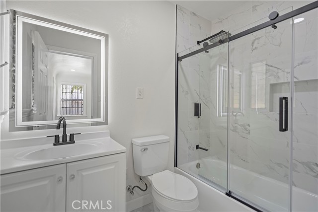 336 N Crescent Heights Boulevard, Los Angeles CA: https://media.crmls.org/medias/e4bee68f-f905-4396-a918-8fcc447ed1d9.jpg