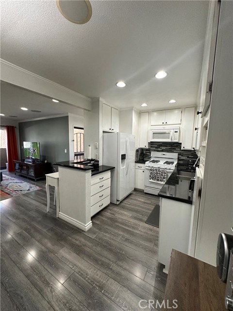 Detail Gallery Image 9 of 26 For 1101 W Macarthur Bld #192,  Santa Ana,  CA 92707 - 1 Beds | 1 Baths