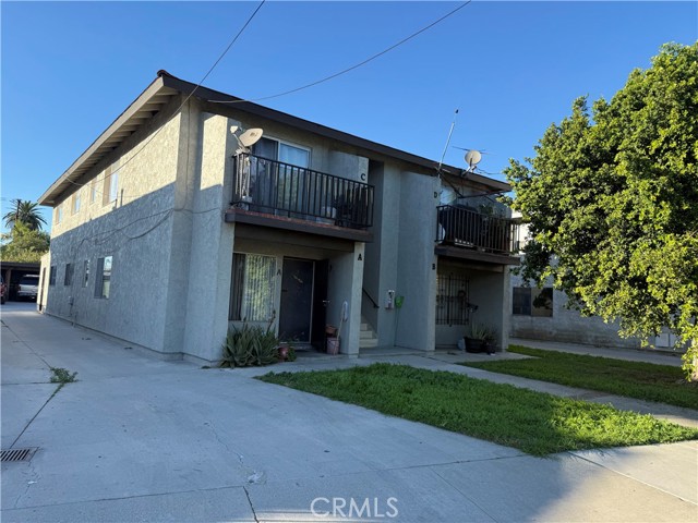 415 S 6th, Montebello CA: https://media.crmls.org/medias/e4bf9474-7c94-4eaa-994e-c23464209202.jpg