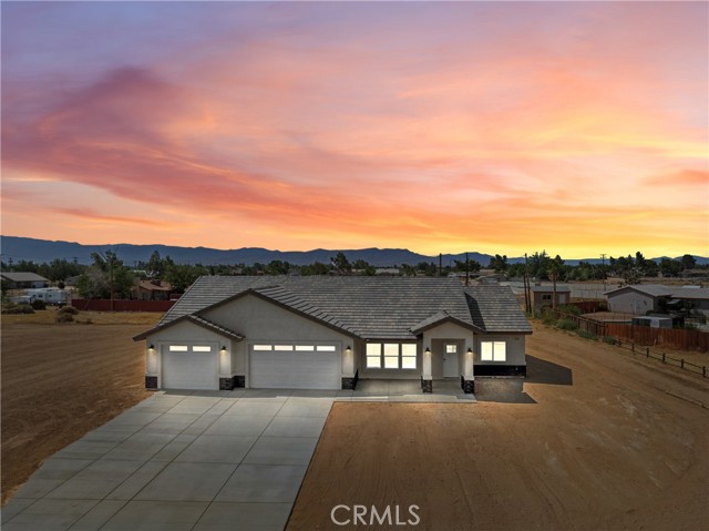 14641 Iroquois Rd, Apple Valley, CA 92307