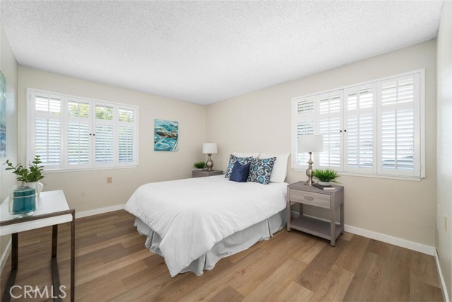 1930 St John Road, Seal Beach CA: https://media.crmls.org/medias/e4bfd9be-347d-4e81-9fda-dfe927ecfdd9.jpg