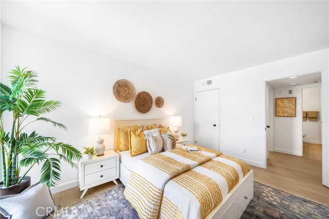 222 S Central Avenue, Los Angeles CA: https://media.crmls.org/medias/e4c02e0a-88d8-4c76-ad82-886b589b576b.jpg