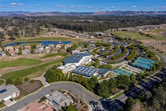 1330 Riley Lane, Nipomo CA: https://media.crmls.org/medias/e4c036a5-0e71-4877-882f-6e2025b7bec1.jpg
