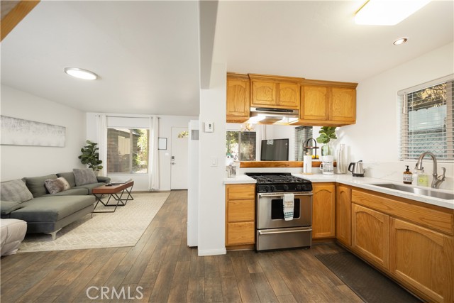989 Cameron Drive, Big Bear Lake CA: https://media.crmls.org/medias/e4c0688f-7cb3-4aaa-8eac-79c067dff750.jpg