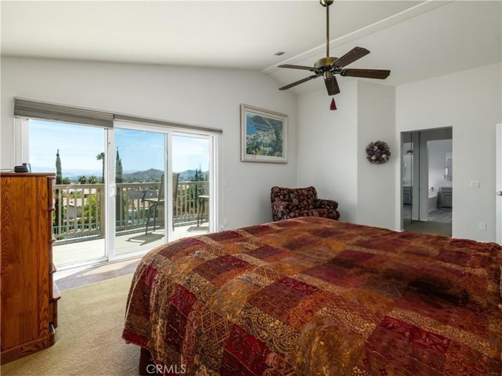 https://media.crmls.org/medias/e4c11229-4630-4bc7-8a9f-906730b5a7db.jpg?preset=X-Large