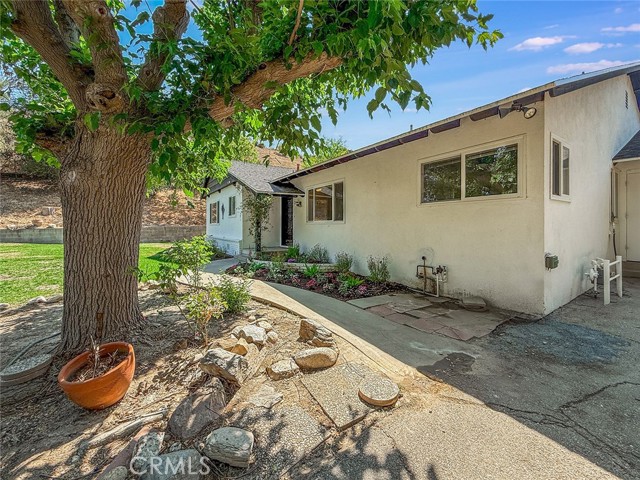 Detail Gallery Image 9 of 39 For 24022 Wildwood Canyon Rd, Newhall,  CA 91321 - 3 Beds | 2 Baths