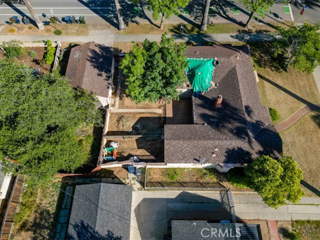 555 S Center St., Redlands CA: https://media.crmls.org/medias/e4c1bbdb-2df7-4d99-85a3-2a474fe20427.jpg