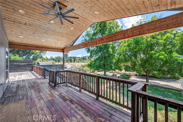 19881 Mountain S, Hidden Valley Lake CA: https://media.crmls.org/medias/e4c1cd89-8b85-43d1-bba4-93de7b837c58.jpg