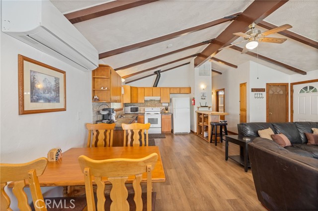Detail Gallery Image 8 of 65 For 37744 Shoreline Dr, Bass Lake,  CA 93604 - 4 Beds | 2 Baths