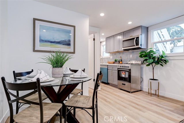 120 36th Place, Manhattan Beach, California 90266, 3 Bedrooms Bedrooms, ,2 BathroomsBathrooms,Residential,Sold,36th,SB23014621