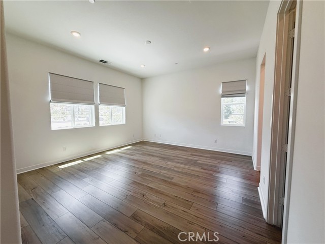 27078 Painted Sky Way, Valencia CA: https://media.crmls.org/medias/e4c22b03-d191-48b0-9823-ee78274f5e6f.jpg