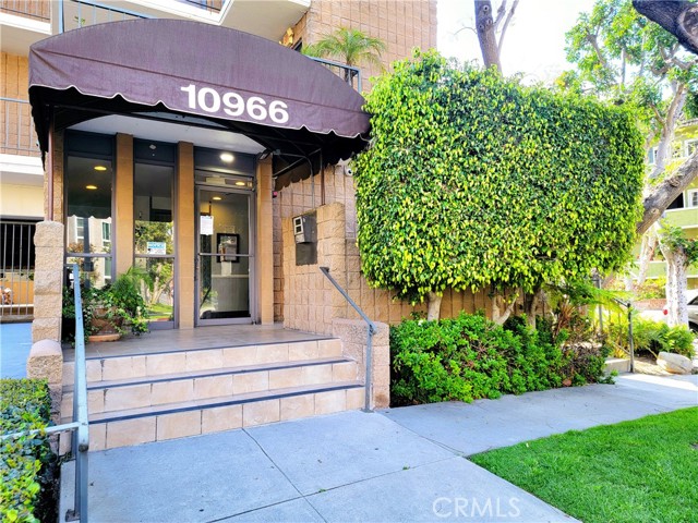 Detail Gallery Image 2 of 16 For 10966 Rochester#2 Ave, Los Angeles,  CA 90024 - 1 Beds | 1 Baths