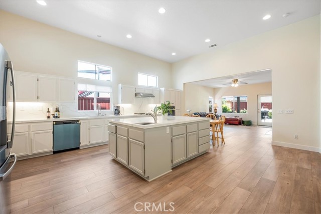 39278 Via Belleza, Murrieta CA: https://media.crmls.org/medias/e4c2f163-e22b-44ec-9da3-cfac917ab71e.jpg