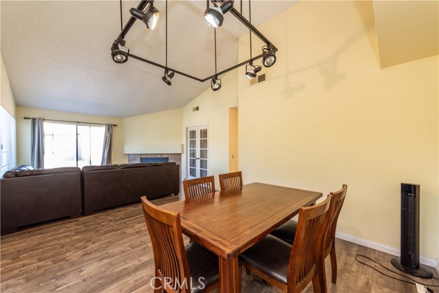 375 Stanford Court, Irvine CA: https://media.crmls.org/medias/e4c42d62-80d7-4e9b-90af-b8a80b4dd1f3.jpg