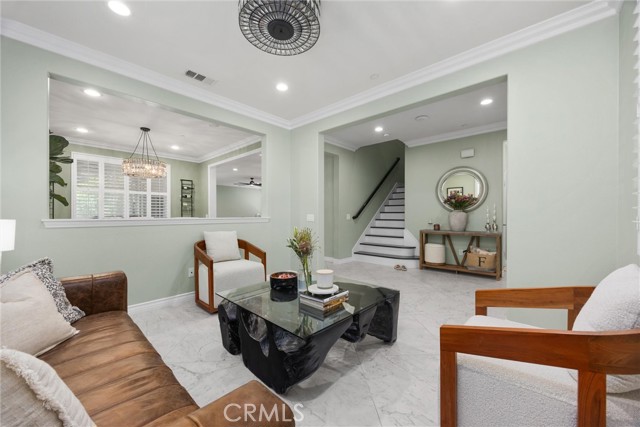 28537 Vista Del Rio Drive, Valencia CA: https://media.crmls.org/medias/e4c46de5-4089-4c99-bfdf-d5ec36bb2ab1.jpg