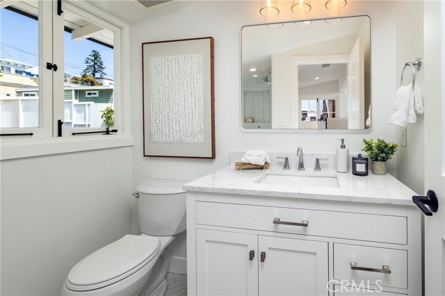 Detail Gallery Image 12 of 16 For 556 Through St, Laguna Beach,  CA 92651 - 4 Beds | 3 Baths