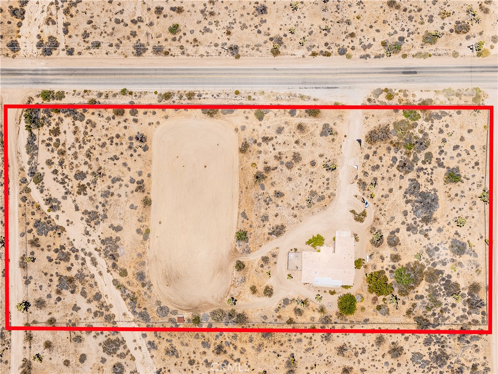 https://media.crmls.org/medias/e4c4f624-4833-47e8-82c1-fcf96127072f.jpg?preset=X-Large