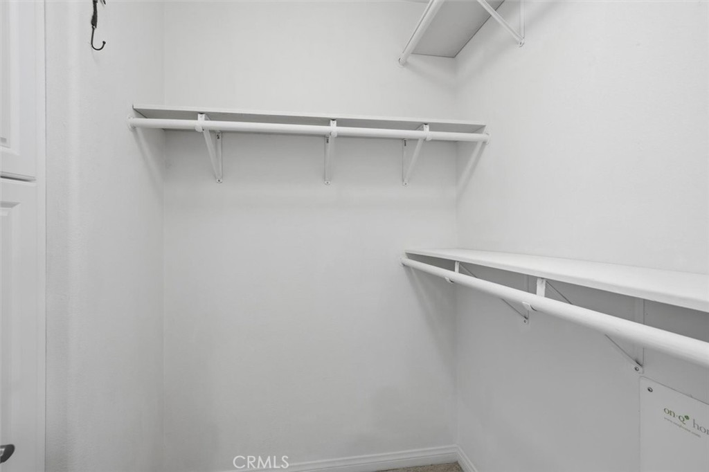 https://media.crmls.org/medias/e4c5e192-73b2-47a9-9708-c44044dab0b5.jpg?preset=X-Large