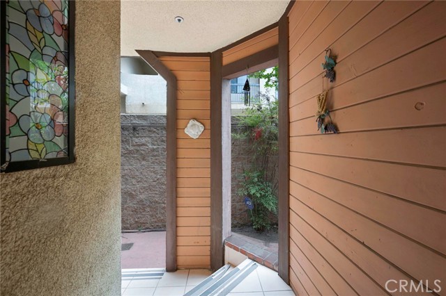 1161 SPAZIER Avenue, Glendale CA: https://media.crmls.org/medias/e4c5fe42-d884-46ca-9fd0-de07abf42e52.jpg