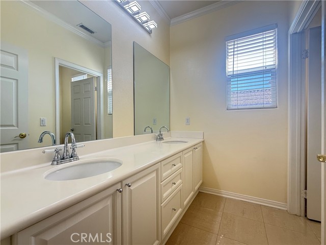 Detail Gallery Image 19 of 22 For 10354 Sandlewood, Porter Ranch,  CA 91326 - 4 Beds | 3 Baths